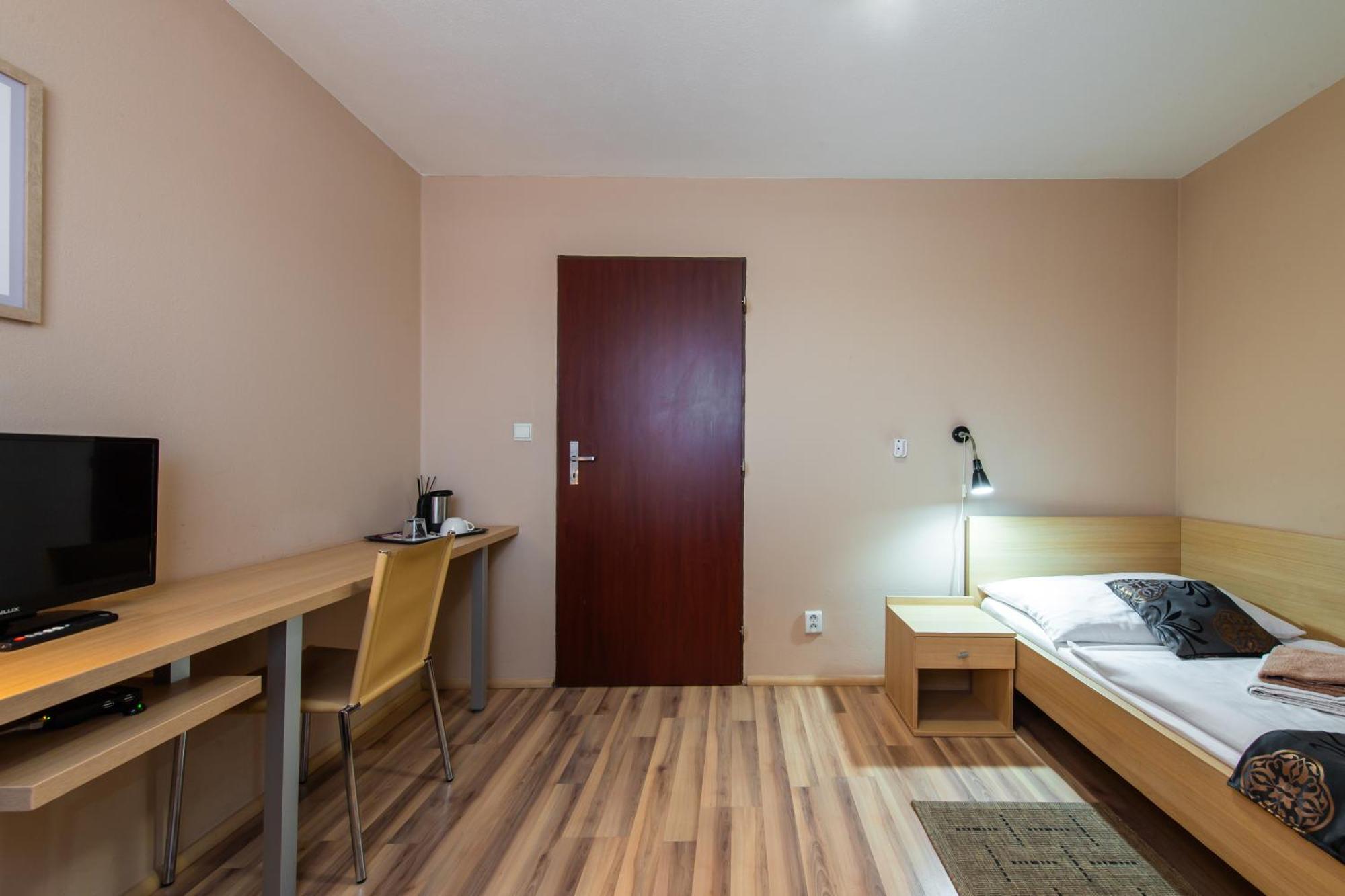 Penzion Siesta Vráble Exterior photo